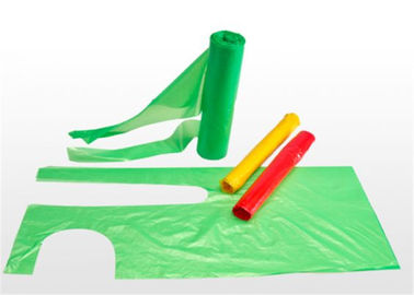 Grembiuli di plastica eliminabili molli, superficie impressa grembiule eliminabile non tessuta fornitore